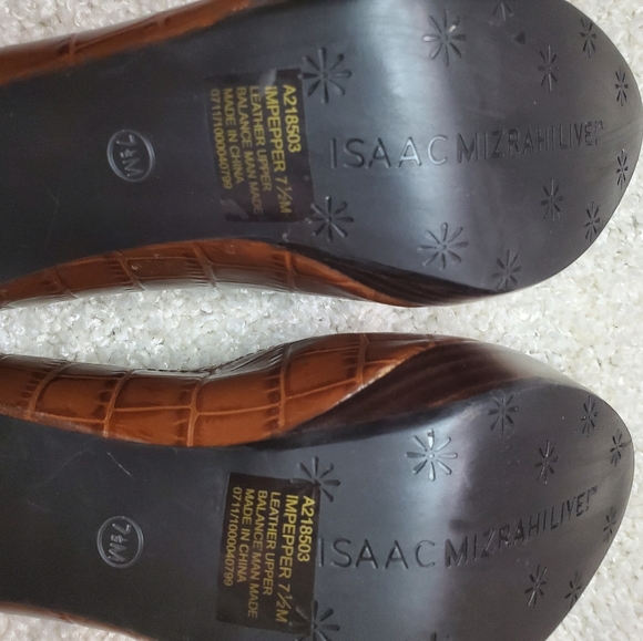 New Never Worn QVC Issac Mizrahi leather size 7 1/2 heels - Picture 3 of 6